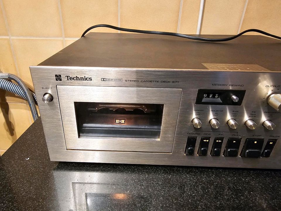 Technics RS 671   tape vintage cassette deck in Bremen