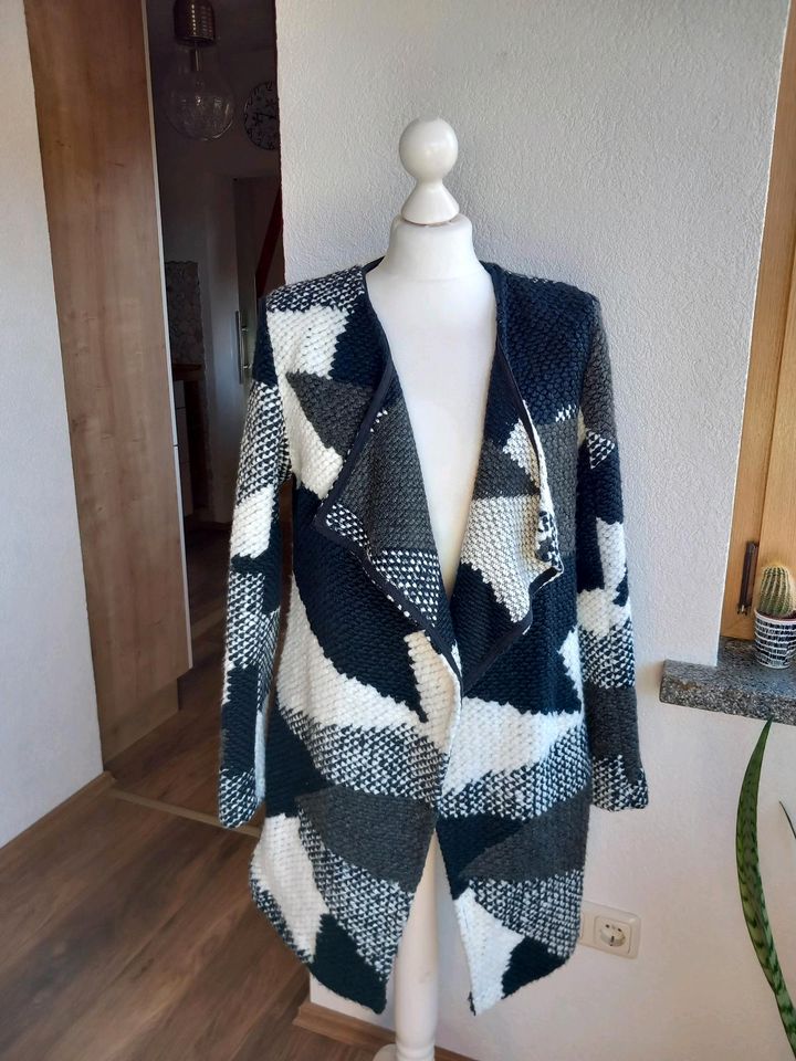 Khujo Strickmantel Mantel Strickjacke Cardigan schwarz weiß S 36 in  Thüringen - Meiningen | eBay Kleinanzeigen ist jetzt Kleinanzeigen