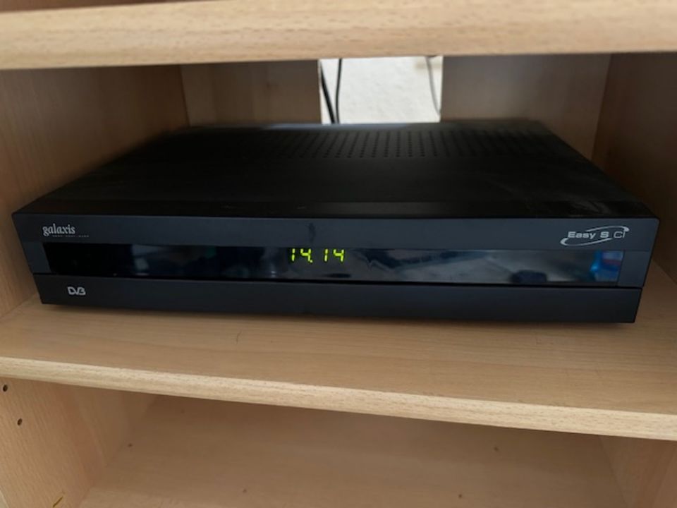 Röhrenfernseher Grundig + Sat-Receiver in Werl