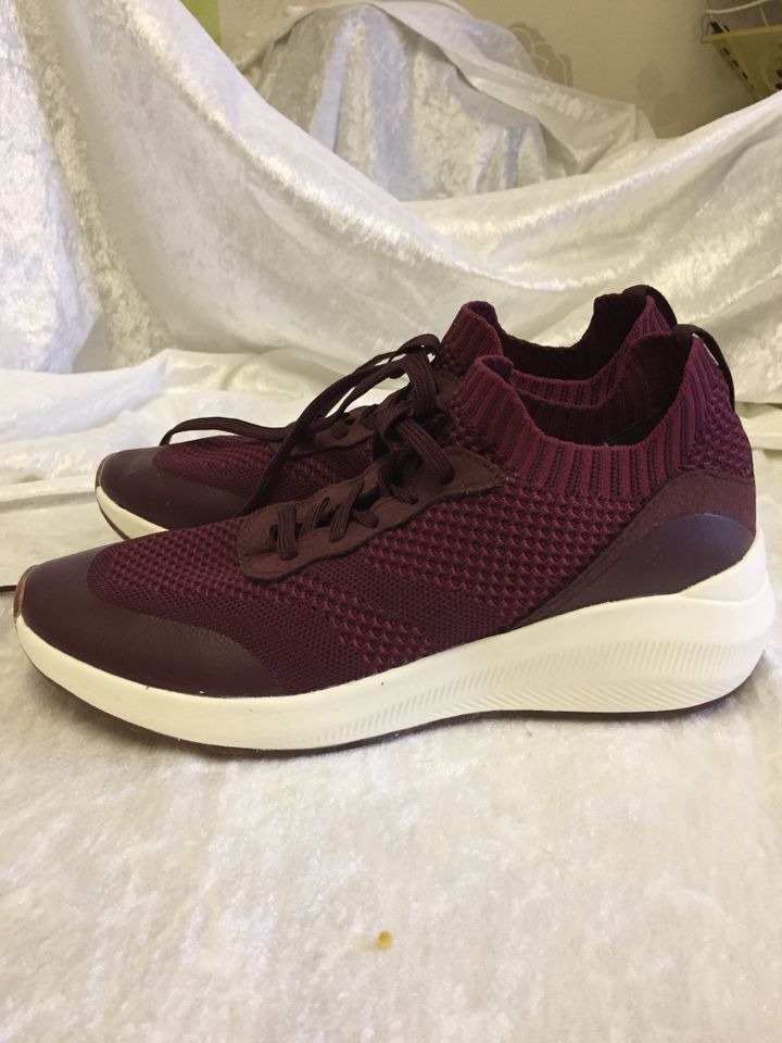 Tamaris Textilsneaker bordeauxrot Gr 38 in Quierschied