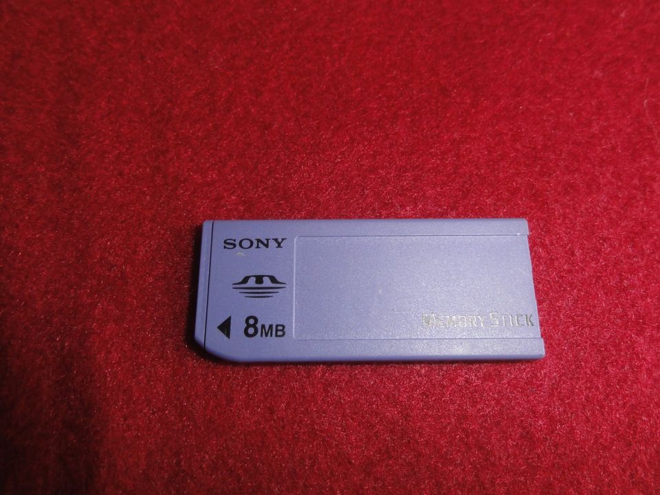 Sony 8 MB Stick in Trappenkamp