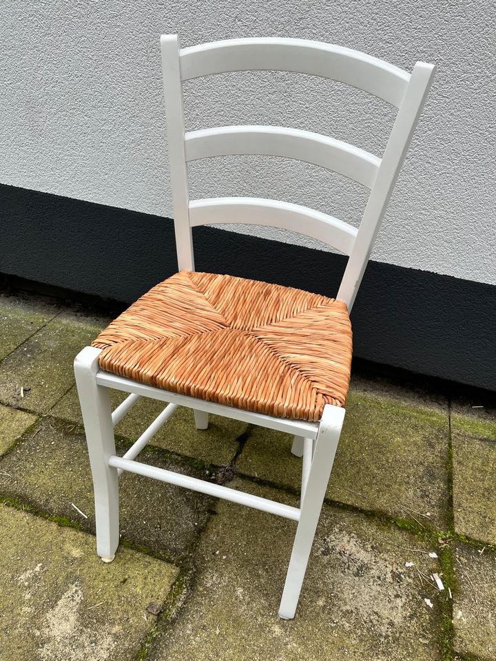 Stuhl weiß in Hamburg