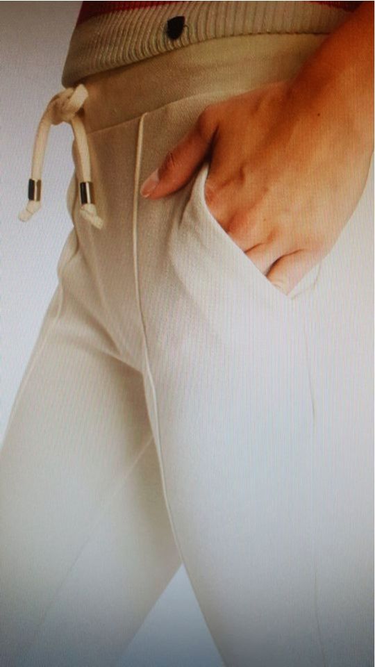 NEU .DELMAO Jogger Pants mit trendigen Ziernähten Gr . 40 in  Nordrhein-Westfalen - Paderborn | eBay Kleinanzeigen ist jetzt Kleinanzeigen