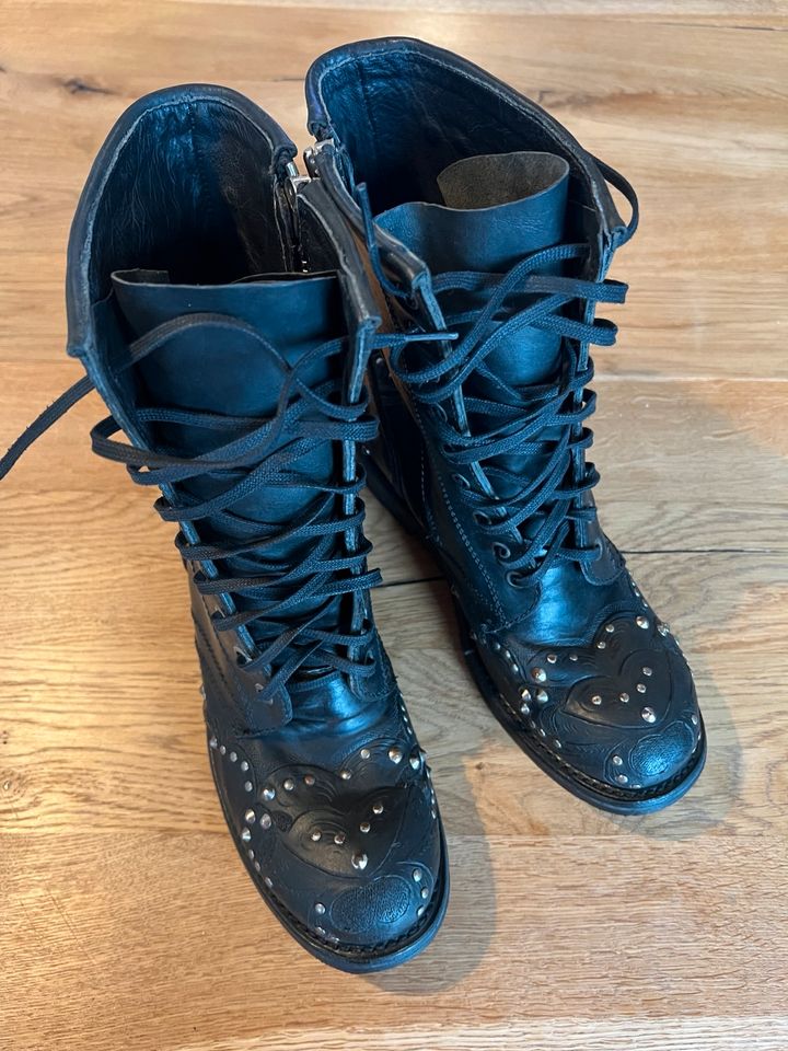 Nagelneue Echtleder Stiefel Nieten Boots von ASH in Köln