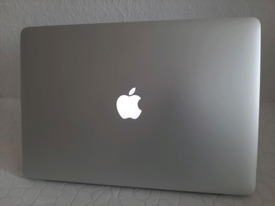 Apple Macbook Pro A1398 i7 2.5GHz 16GB 512GB SSD Notebook Laptop in Duisburg