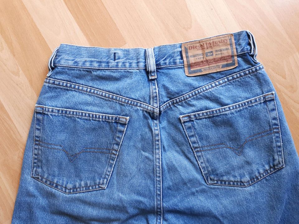 Diesel Herren Jeans Hose Größe 30 in Ahlen
