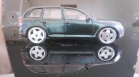 1:18 VW Touareg Effektlackierung und 22" Borbet Felgen Nordrhein-Westfalen - Remscheid Vorschau