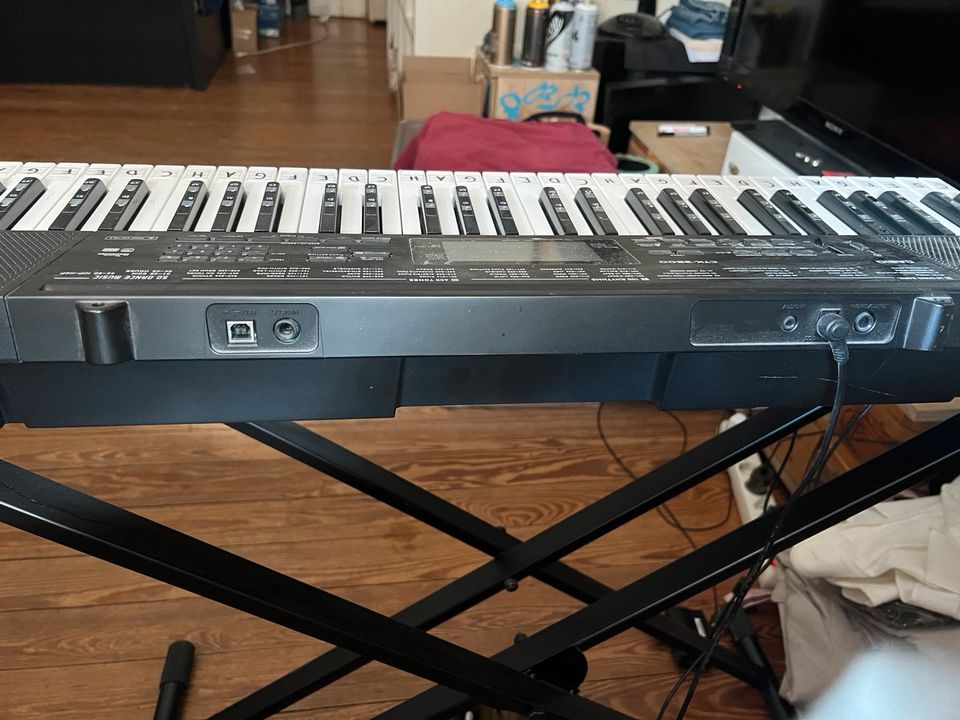 Casio Keyboard CTK 3500 + klappbarer Ständer in Saarbrücken