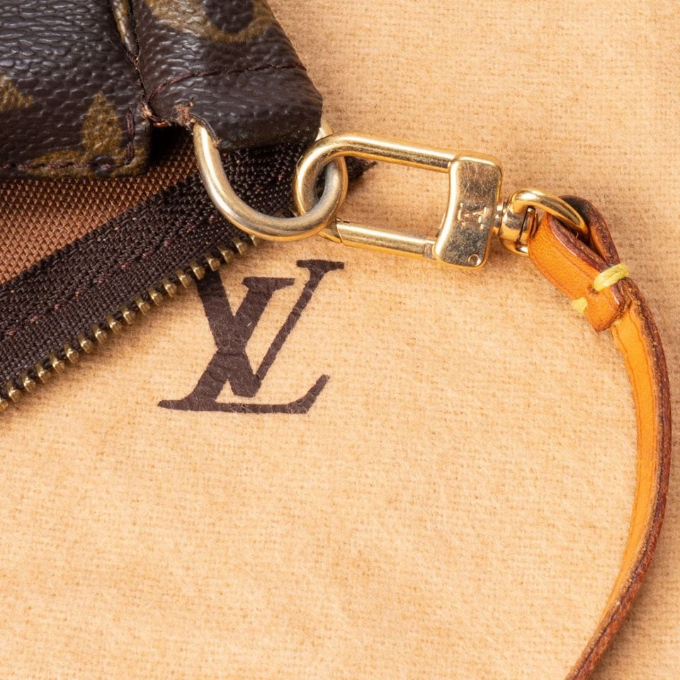 Louis Vuitton Canvas Monogram Pochette Accessoire in Halle