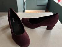 Neuwertig Ariane Wildleder Bordeaux Aubergine Pumps High Heels Dresden - Striesen-Ost Vorschau