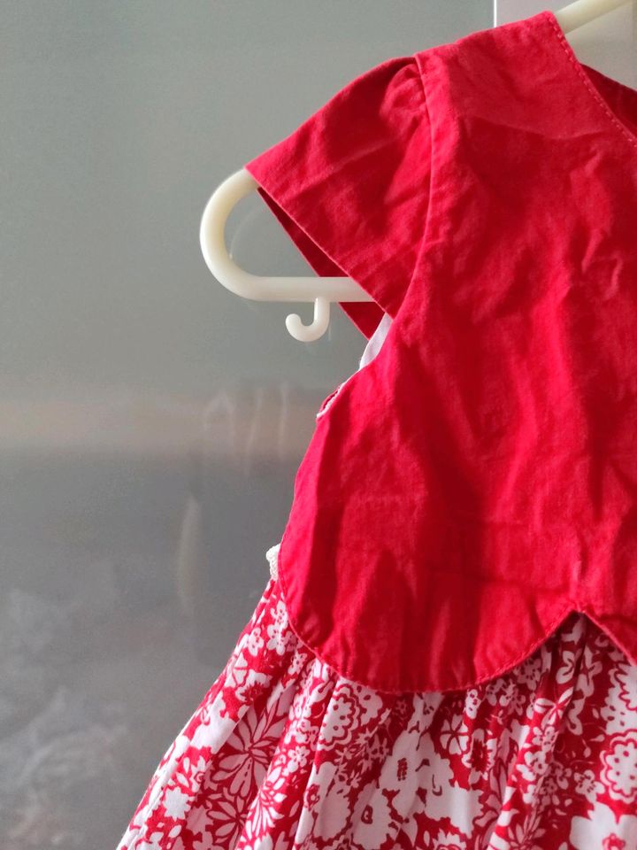 Sommerkleid mit gestrickten Ziernähten in Dörentrup