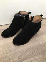 Stiefeletten schwarz 38,5 Leder Wildleder Land‘s End Boots Nordrhein-Westfalen - Neuss Vorschau