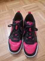 Nike Schuhe, Turnschuhe, Sportschuhe rot schwarz Nordrhein-Westfalen - Grevenbroich Vorschau