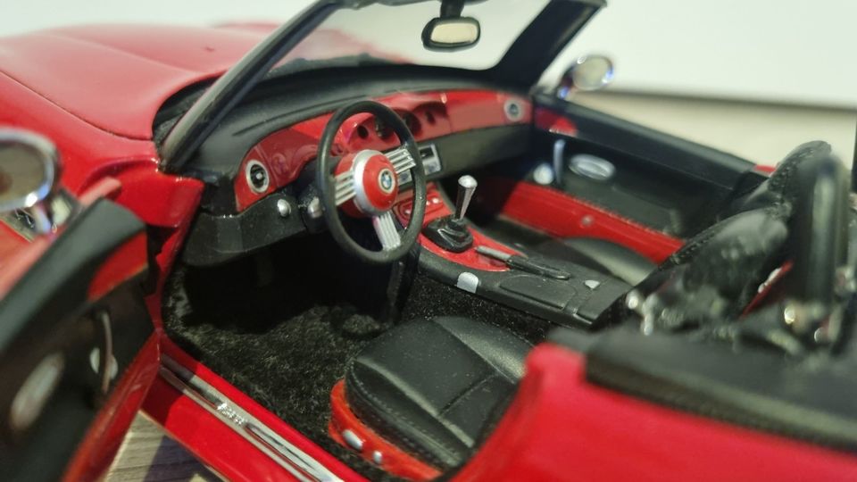 1:18 Kyosho BMW Z8 Roadster Rot in Ebhausen