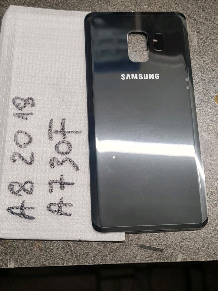 Samsung A8 2018 Batterieabdeckung in Duisburg