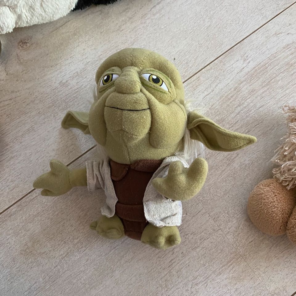 Diverse Kuscheltiere IKEA Nackenkissen Yoda Grüffalo in Dresden