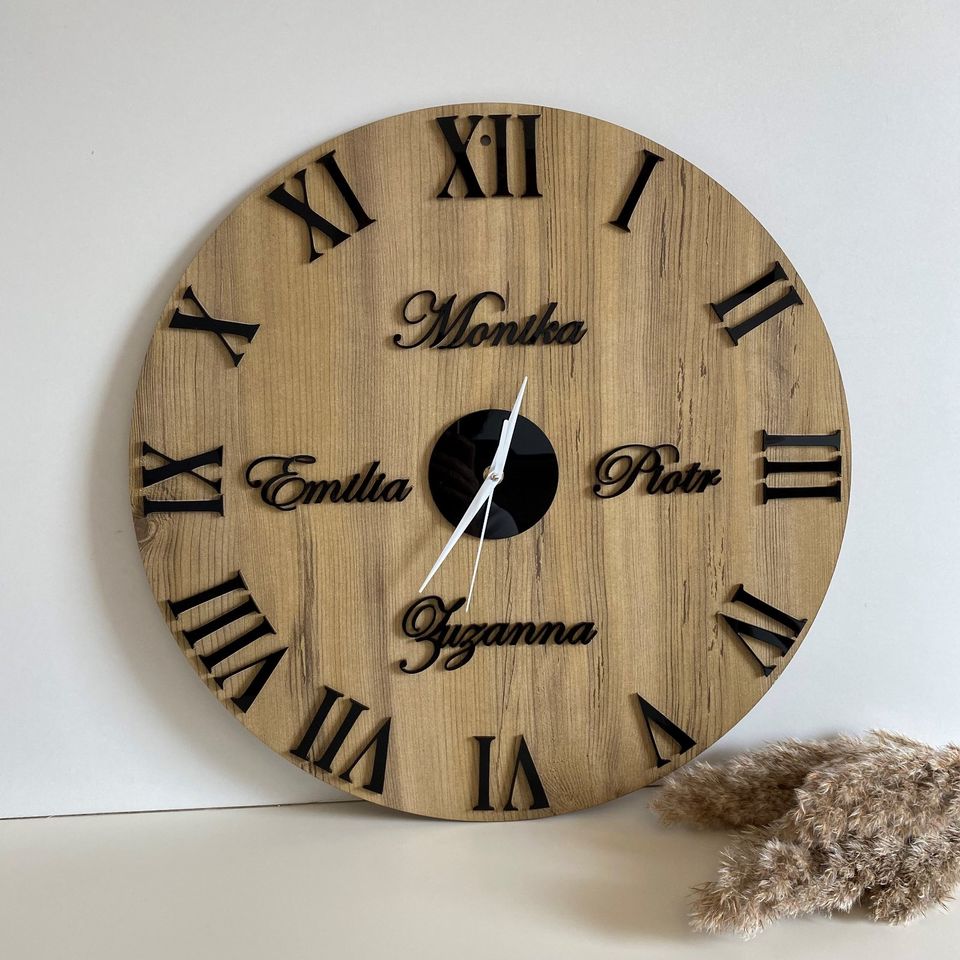 Personalisierte Wanduhr aus Holz Dekoration Geschenkidee mit Name in Bebra