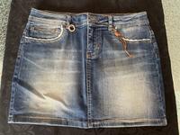 Jeansrock Only Gr. M 29 Weite kurz Stretch NEU Niedersachsen - Stuhr Vorschau