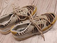 living updated Sneaker Größe 37 Zebra gelb Baden-Württemberg - Uhingen Vorschau