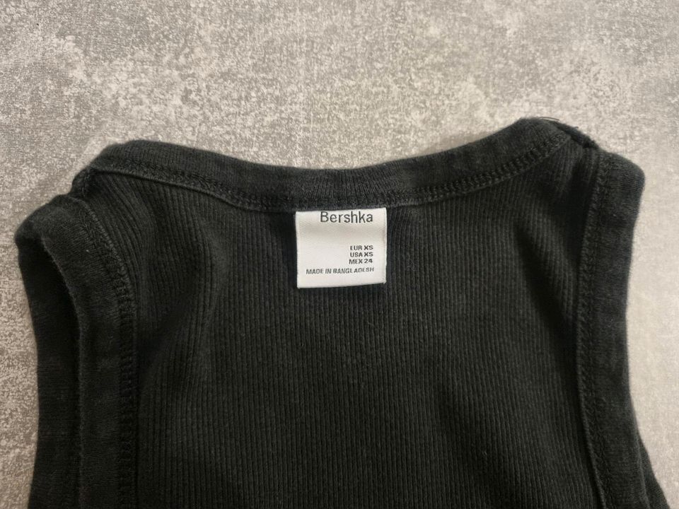 Bershka Crop Top, schwarz, Größe 34, XS in Rabenau