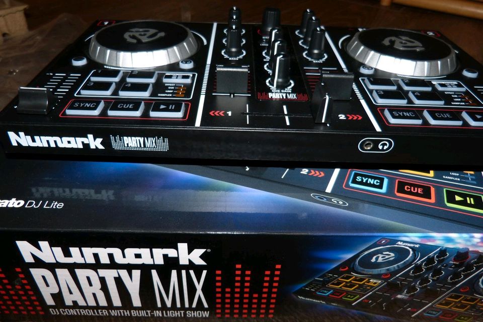 Numark Party Mix DJ Controller in Wiefelstede