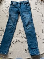 Jeans Jeanshose Yigga 146 Nordrhein-Westfalen - Lippstadt Vorschau