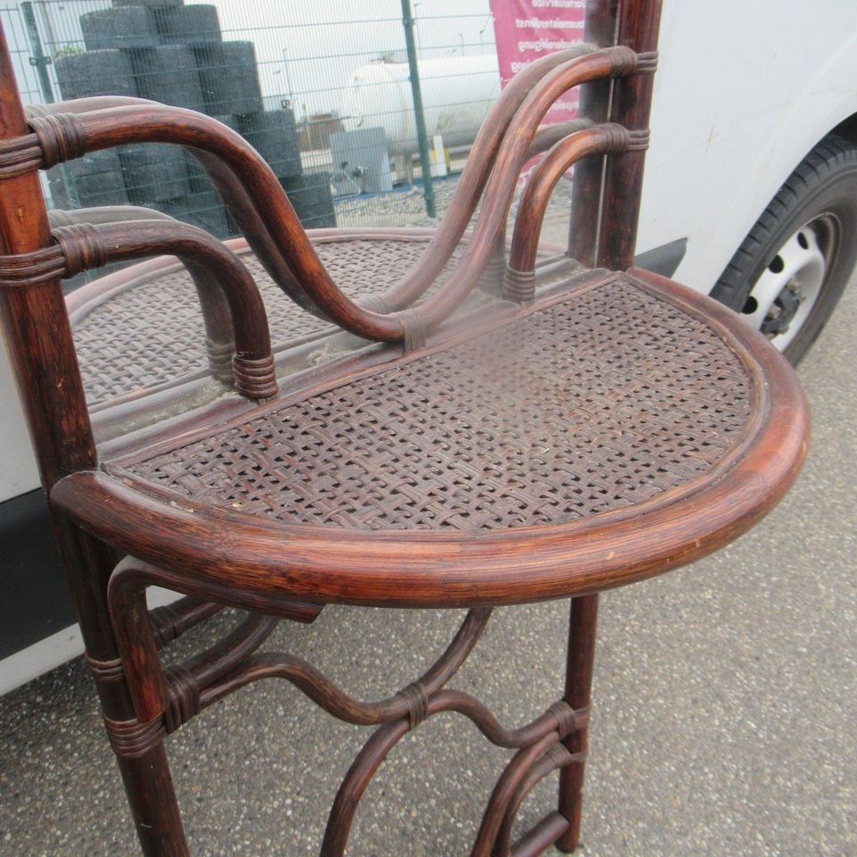 Braune Rattan Wand Garderobe mit Spiegel u. halbrundem Ablagefach in Meißenheim