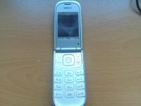 Klapphandy Nokia RM-509 ( Model 3710a-1 ) mit leichten Defekt !!! Niedersachsen - Esens Vorschau