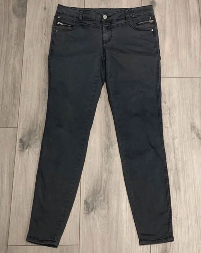 Damen Jeans Hose M grau 38 Jessica C&A Skinny Neuwertig in Rodgau