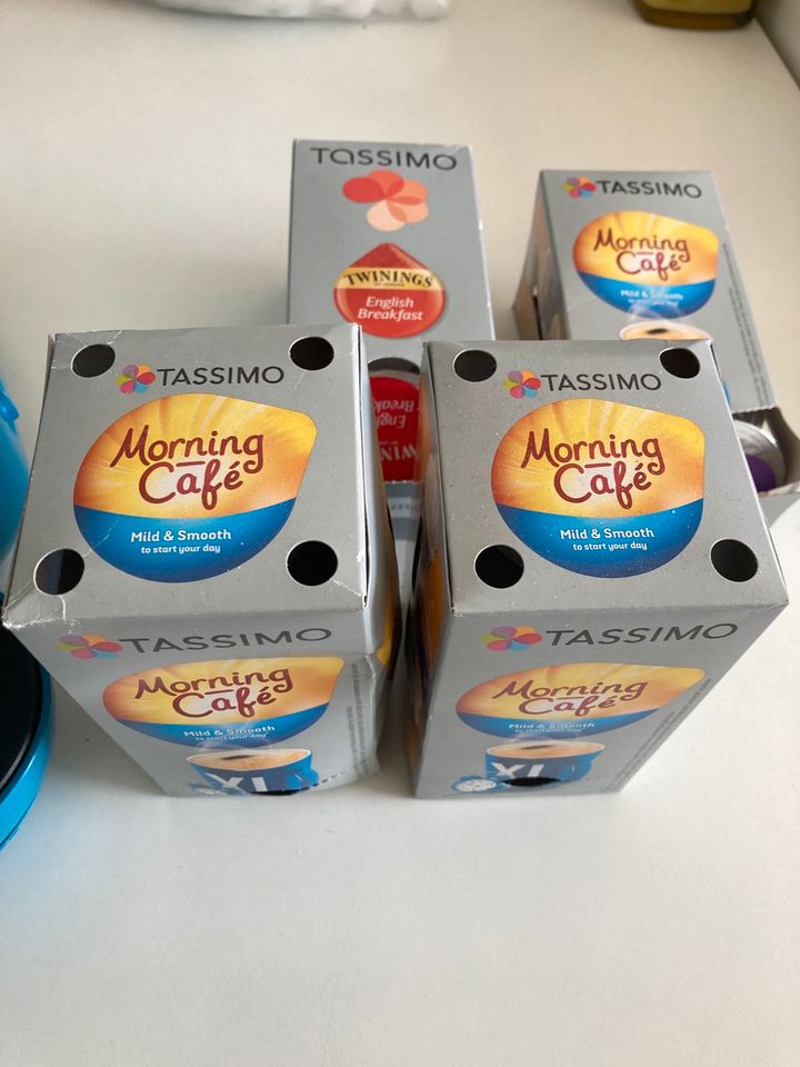 Tassimo Kaffeemaschine mit Pads in Asperg