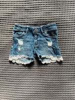 H&M Jeans-Shorts mit Spitze Gr. 104 TOP Eimsbüttel - Hamburg Harvestehude Vorschau