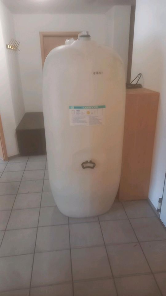 Öltanks aus Kunststoff 1600 Liter in Gebenbach