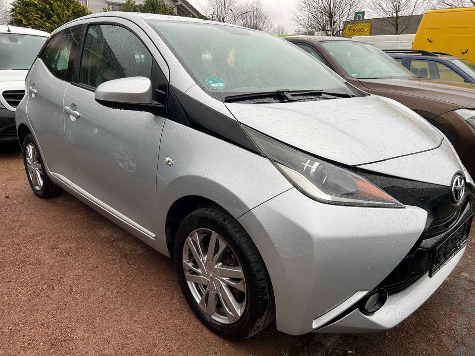 Toyota Aygo AYGO x-play touch in Schopfheim