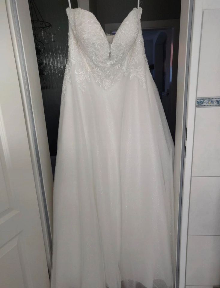 NEU Brautkleid Gr. 50 (Gr. 46-50 anpassbar) in Witzeeze