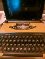 Vintage Schreibmaschine von Brother, grün Niedersachsen - Tespe Vorschau