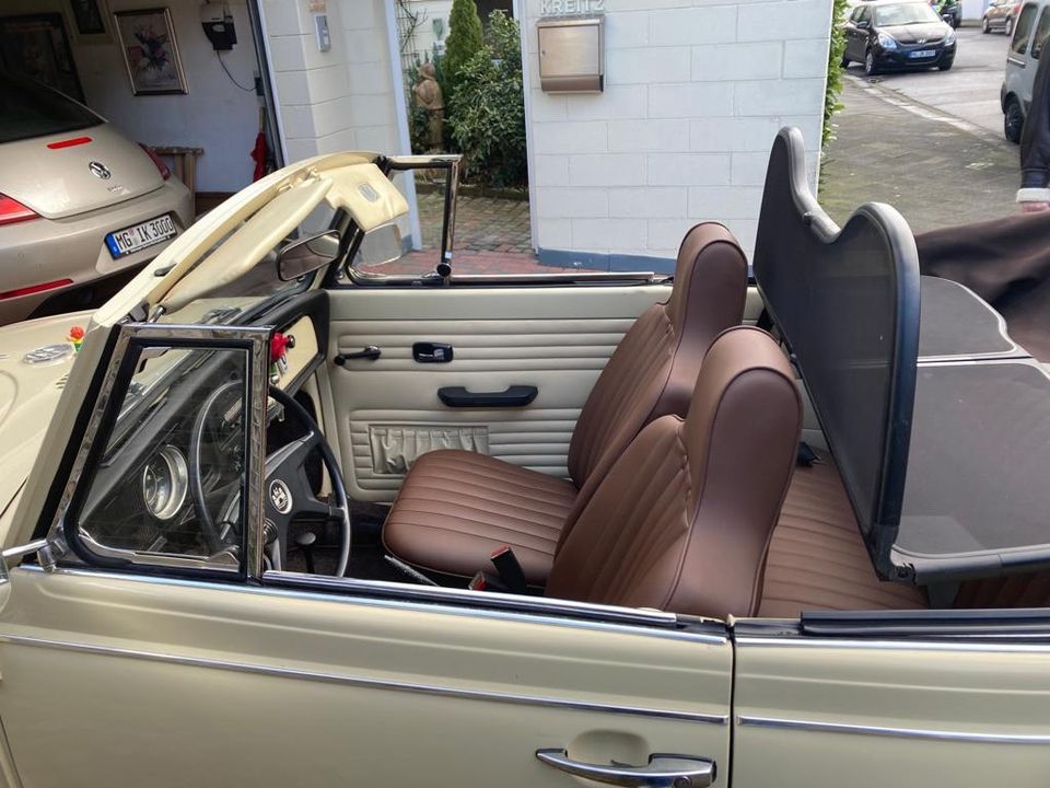 VW Käfer Cabrio Oldtimer 1972 in Mönchengladbach