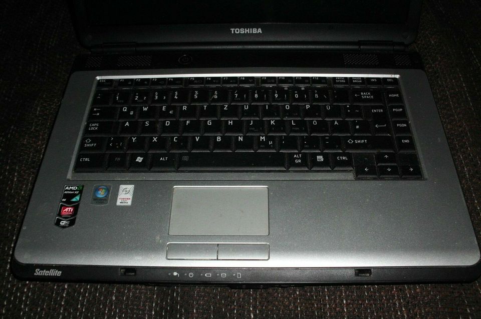 Toshiba Satellite L300D Notebook Defekt als Ersatzteil in Berlin