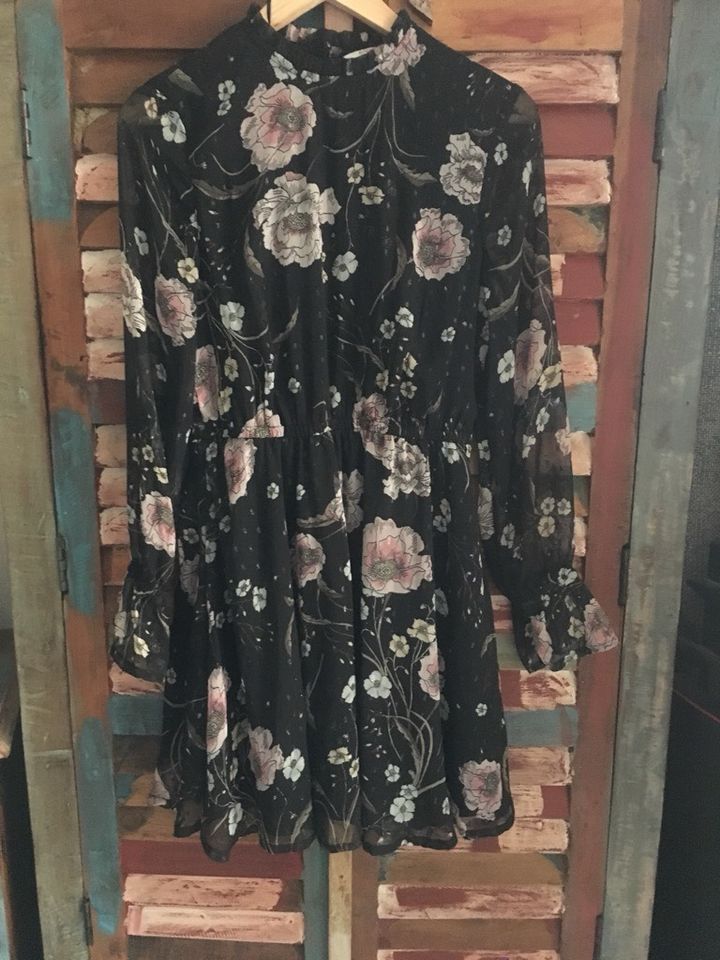 Clockhouse Kleid schwarz Blumen ❤️ transparent Gr 36 NEU in Lübeck