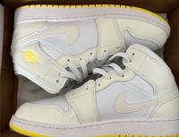 Tolle Nike Air Jordan Mid Weiß / Gelb ! Wie Neu mit OVP! Hessen - Biebergemünd Vorschau