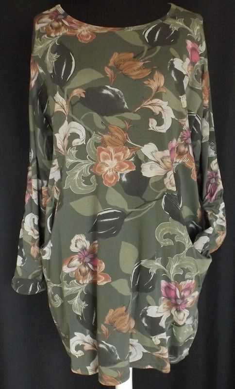 Ausgefallenes Shirt / Tunika, Blumen, Khaki, Einheitsgröße in Freiburg im Breisgau