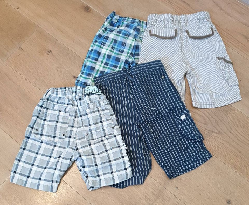 Jungen Hosenpaket 4 x (kurz) ; Gr. 92 in Leverkusen