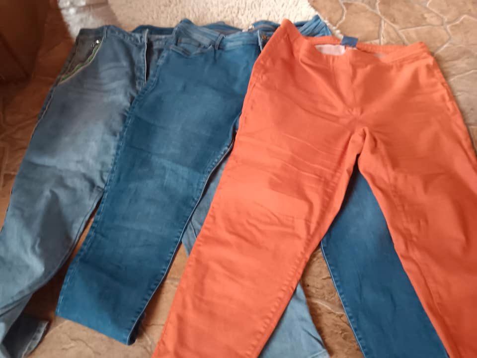 2 schöne Jacken  XXL für je 5,--40 Markenjeans Hosen je 3,- in Sankt Sebastian