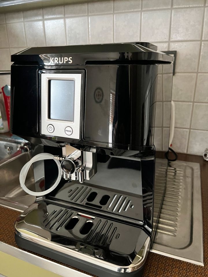 Krups Kaffeevollautomat EA88 TTB145001P in Niedenstein