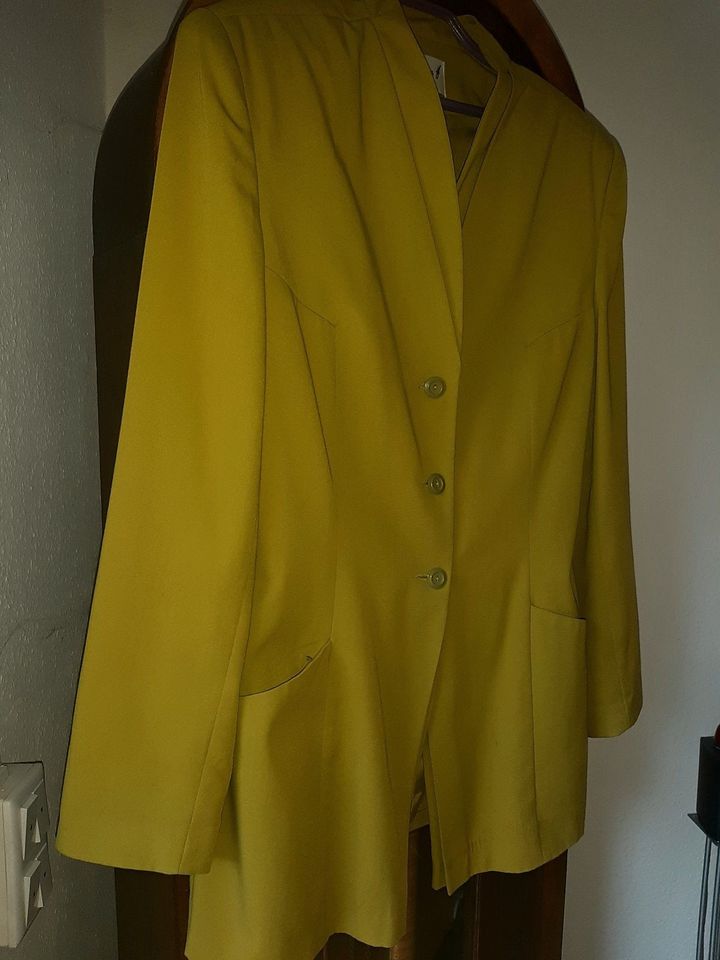 Damen Jacket lemongrün, Gr. 42 in Hilden