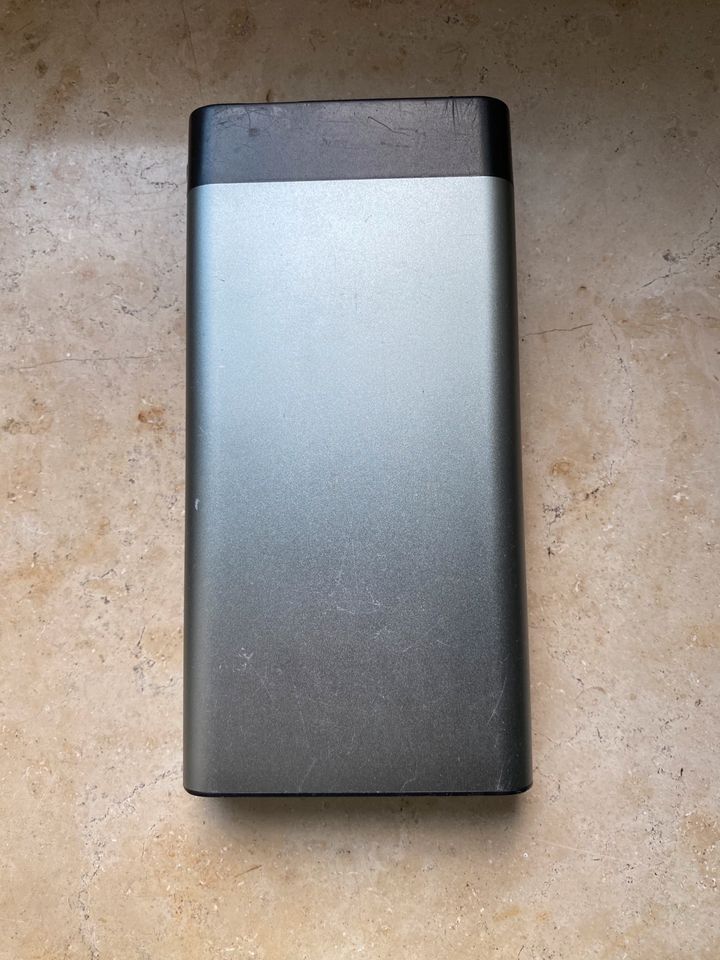 30000mAh Powerbank Power Bank Akku Fast Quick Charge USB C 22,5W in Frankfurt am Main