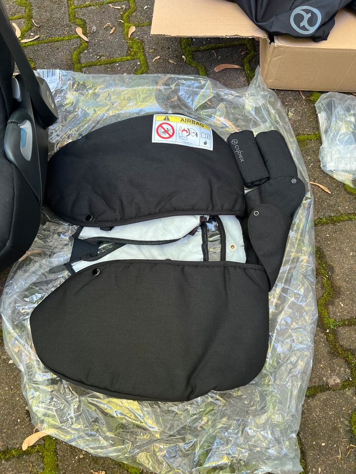 cybex PLATINUM Babyschale Cloud Z i-Size mit Base, Liegefunktion in Frankfurt am Main