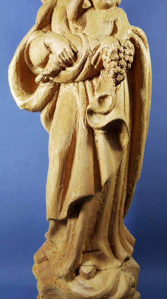 Holzfigur Madonna mit Kind aus 45 Jahre gelagertem Lindenholz in Düren