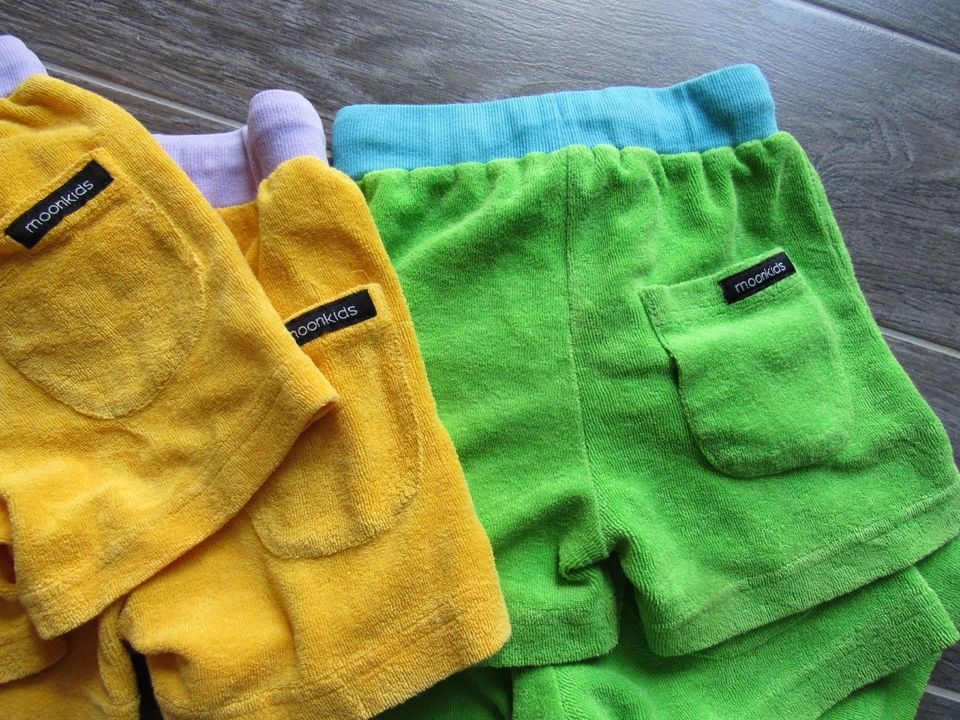 Moonkids Frottee Shorts Gr. 74 grün gelb in Berlin - Spandau | Babykleidung  Größe 74 kaufen | eBay Kleinanzeigen ist jetzt Kleinanzeigen
