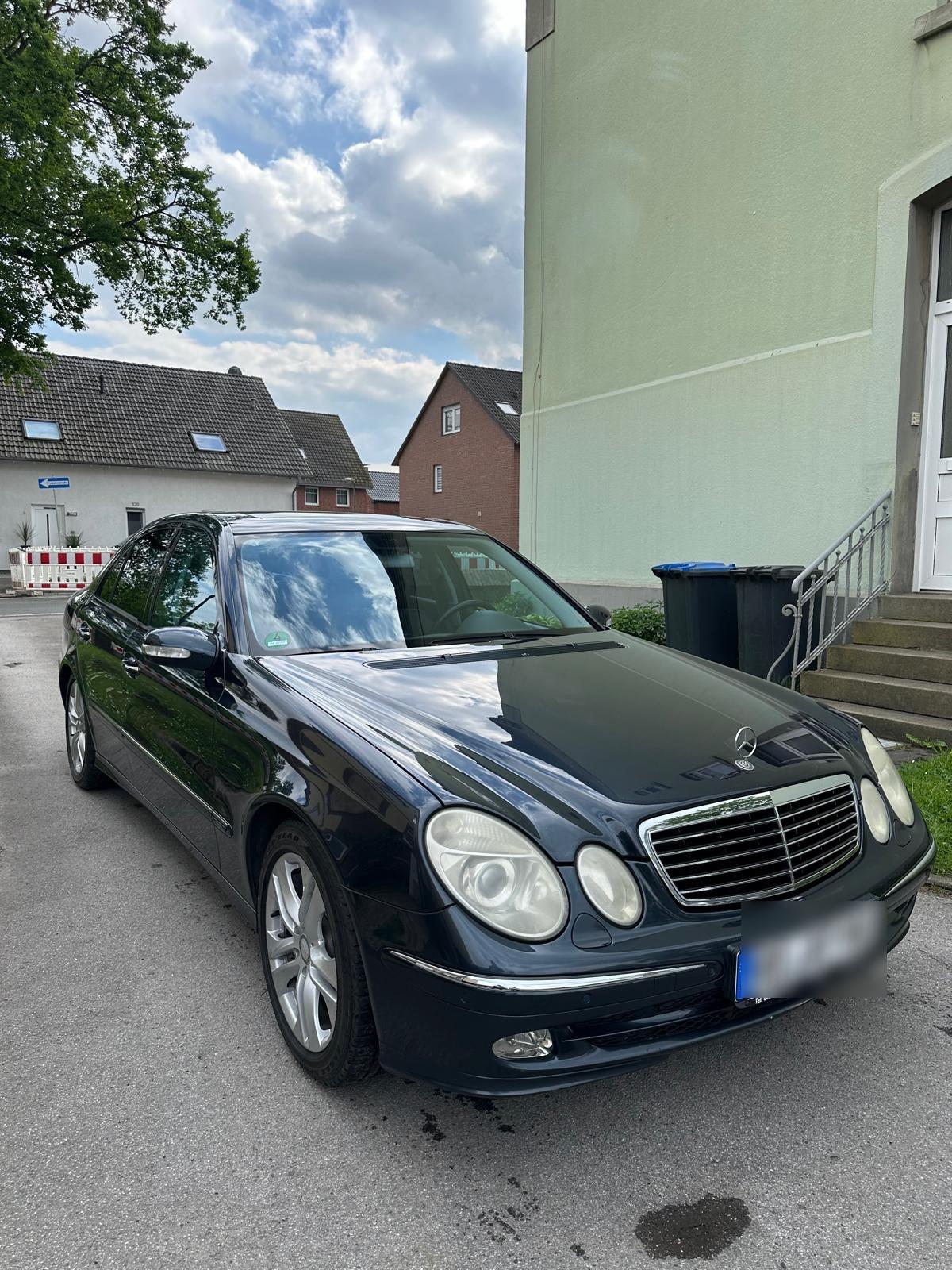 Abbildung des Autos Mercedez Benz E 240 W 21…
