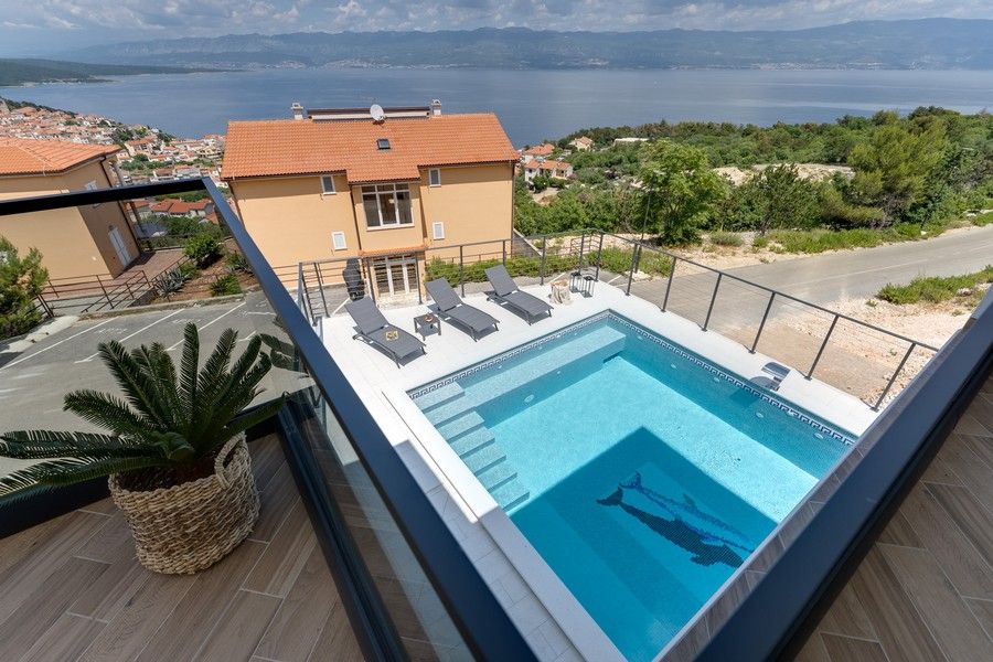 Kroatien, Insel Krk, Vrbnik: Moderne Villa mit Swimmingpool und schönem Meerblick - Immobilie H2969 in Rosenheim